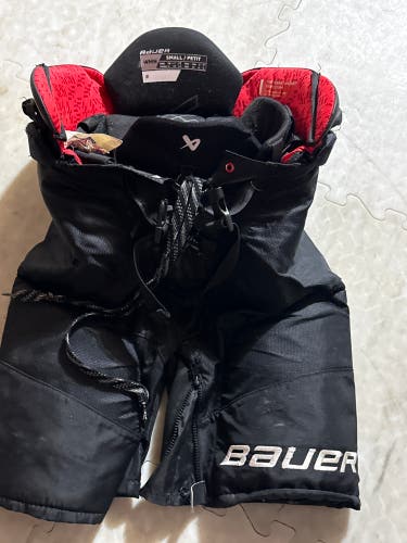 Women's Youth Small Bauer Hockey Pants (Used)