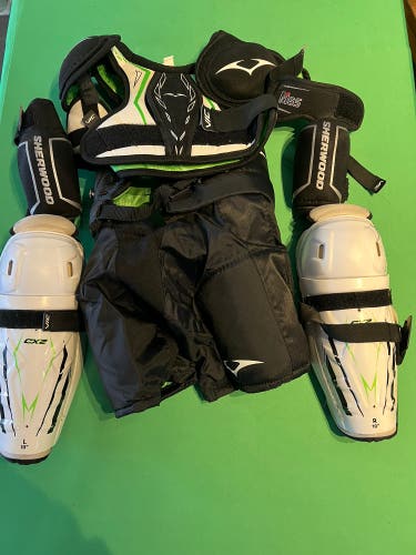 Vic Hockey Starter Kit | Youth Large