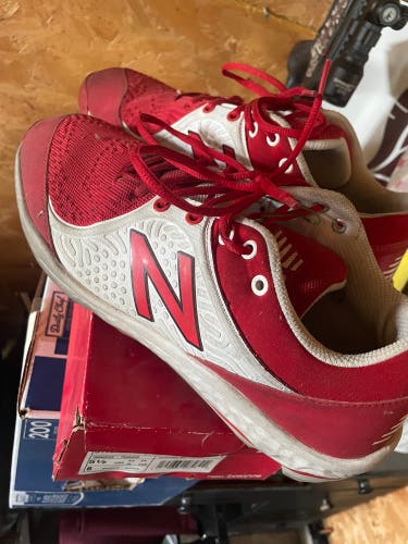 Red Men's Size M 14.0 (W 15.0) Adult New Balance Molded Cleats Cleats (Used)