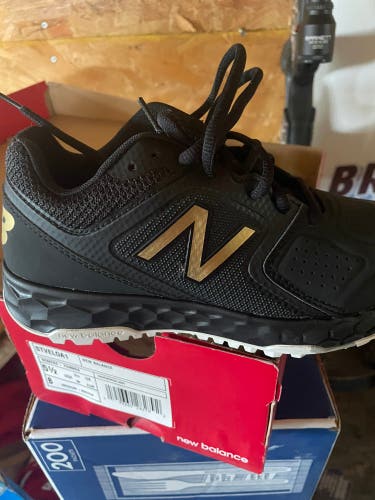 Black Women's Size M 4.5 (W 5.5) New Balance Low Top Turf Cleats (New)