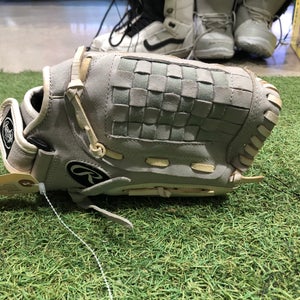 Gray Rawlings Highlight Series RH Pitcher's Softball Glove 12" (Used)