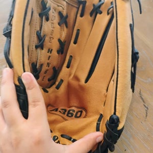 Wilson RH A360 Softball Glove 14" (Used)
