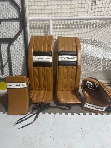 34" True Catalyst 7x-L87 Regular Goalie Full Set (New) 34+2