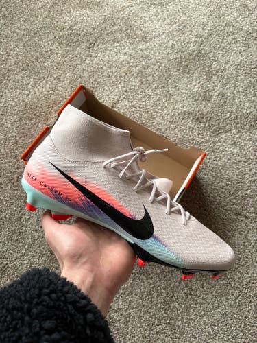 Men's Size 13.0 (W 14.0) Nike Mercurial Superfly Molded Cleats Cleats (New)