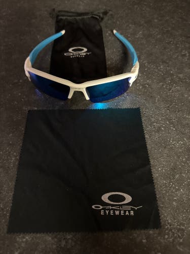Oakley Flak 2.0 Sunglasses (white/blue)