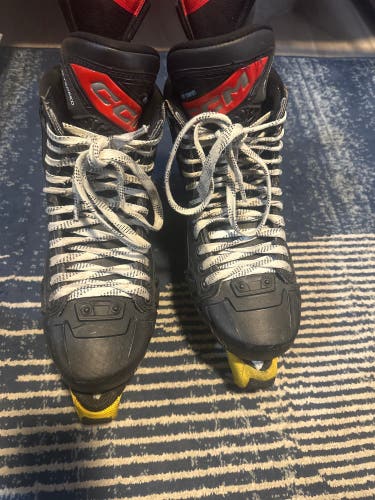 Black/White 2025 CCM JetSpeed FT6 Pro Hockey Skates Regular Width 10 (Used)