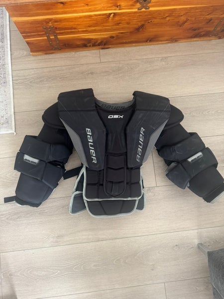 Small Bauer GSX Goalie Chest Protector (Used)