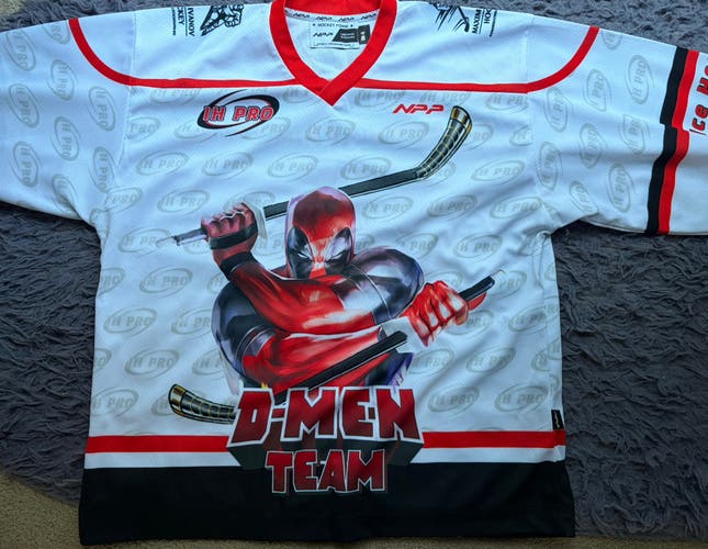 Deadpool hockey jersey senior small
