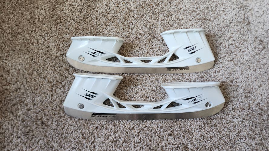 CCM SB 4.0 Holder with Steel 271 MM pair