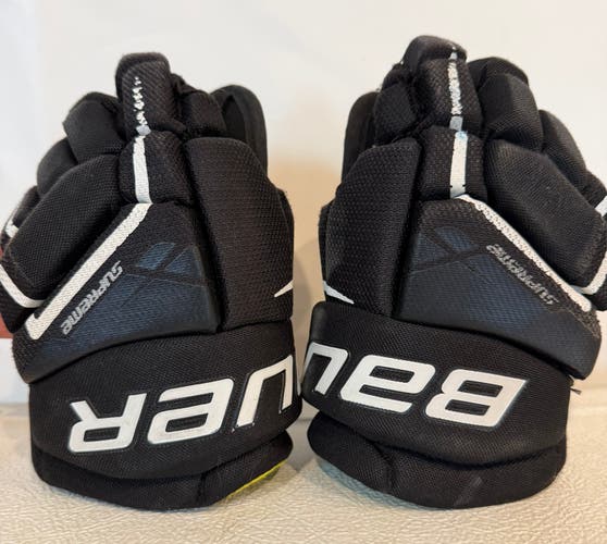 Bauer Supreme Ultrasonic Gloves 9" (Used)