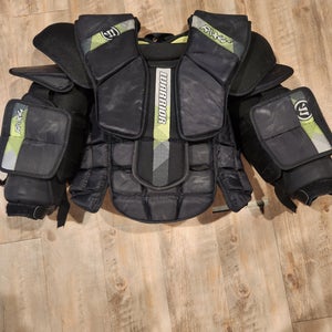 Medium/Large Intermediate Warrior Ritual X4 E Goalie Chest Protector (Used)