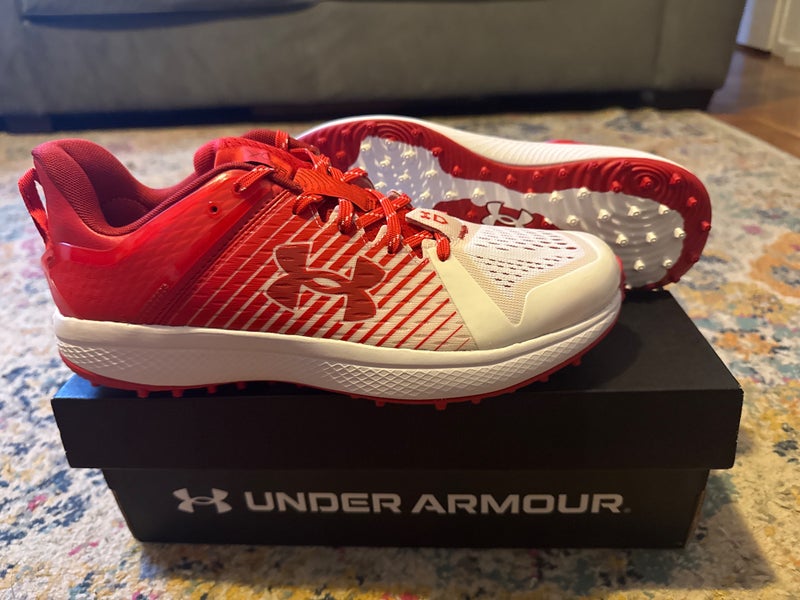 Red Men's Size M 10.5 (W 11.5) Adult Under Armour Charged Low Top Turf Cleats (New)