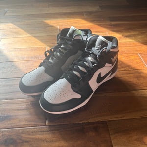 Unisex Size M 7.0 (W 8.0) Air Jordan High Top Molded (New)