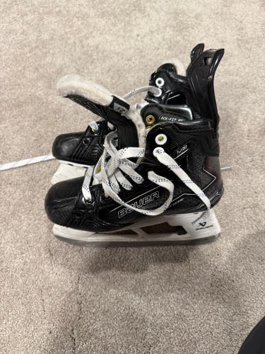 2024 Bauer Supreme M50 Pro Hockey Skates Size 2.5 (Used)