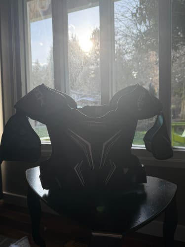 Large Youth Maverik Shoulder Pads (Used)