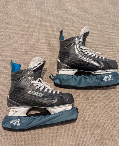 Black Bauer Nexus 1000 Hockey Skates Regular Width 12 (Used)