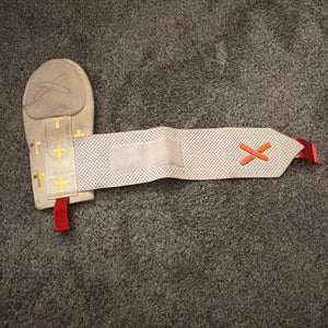 White Senior Sliding Mitt (Used)