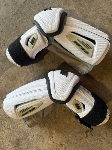 Medium Adult STX Stallion 900 Arm Pads (Used)