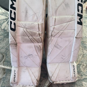 28" 2024 CCM EFlex 6.5 Goalie Leg Pads (Used)