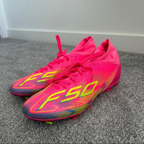 Pink Women's Size M 8.5 (W 9.5) Adidas Turf Cleats Cleats (Used)