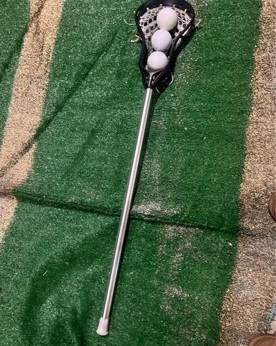 A StringKing Mark 2V Black Head on A 175 Metallic Alloy Stick W/ 3 new Lax Unlimited Balls