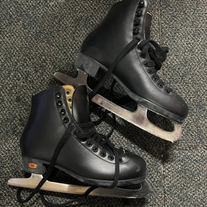 Riedell Figure Skates Size 5 (Used)