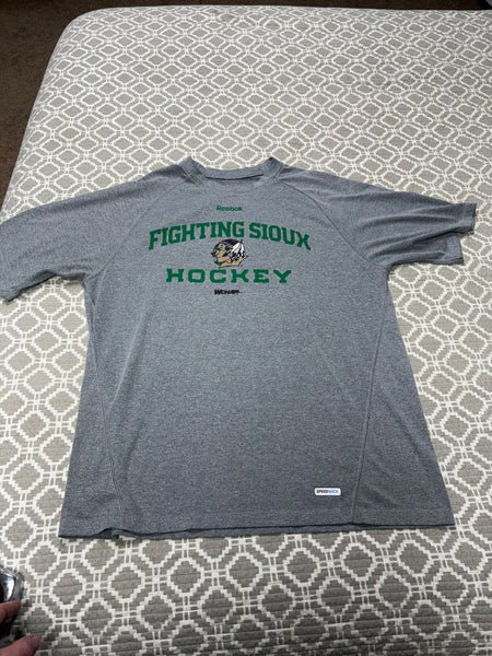 Fighting Sioux Hockey t-shirt