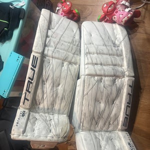 34" 2023 True Catalyst 9X3 Goalie Leg Pads (Used)