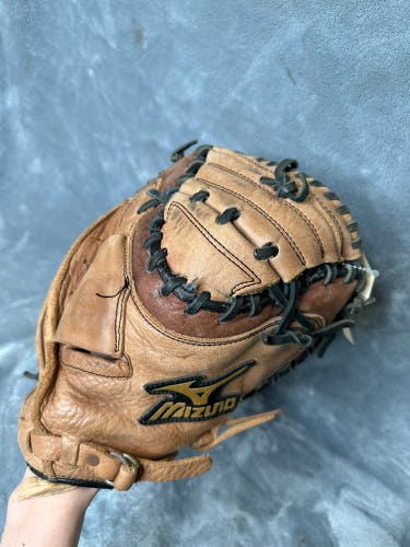 Brown Mizuno Franchise Excel RH Catcher's Baseball Glove 33.5" (Used)