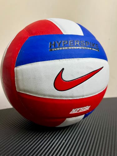 Nike Hyperstrike volleyball size 5 indoor New)