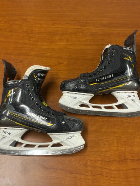 Senior Bauer Supreme M5 Pro Hockey Skates 9.5 (Used)