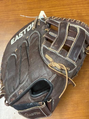 Easton Prowess RH Catcher's Softball Glove 34" (Used)