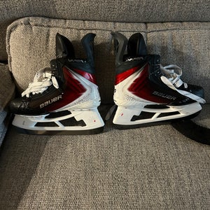 Red 2025 Bauer Vapor Flylite Hockey Skates Regular Width 8 (Used)