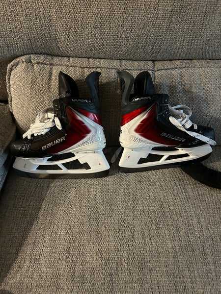 Red 2025 Bauer Vapor Flylite Hockey Skates Regular Width 8 (Used)