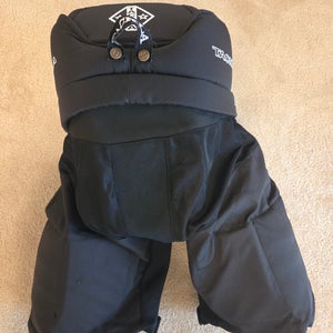 Men's Senior Medium Tackla Air 1051 Hockey Pants (Used)