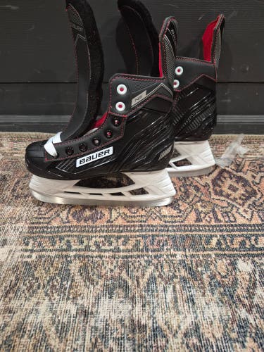 Black Bauer NS Hockey Skates Regular Width Size 2 (New)