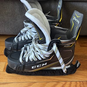 CCM Tacks 9090 Hockey Skates Men's 9D (New) NEVER USED! They've never touched ice.