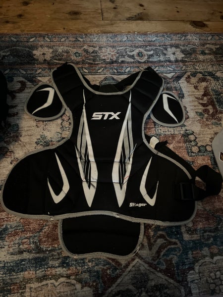 Medium Youth STX Stinger Shoulder Pads (Used)