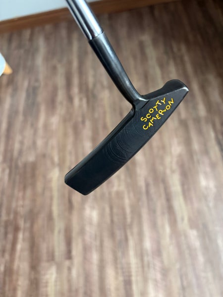 Black Unisex Scotty Cameron Studio Design 1.5 Right Handed Putter Uniflex 35" (Used)