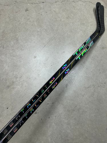 2 PACK 75 Flex P92 Senior True Catalyst 9x3 Left Hand Hockey Stick Pro Stock (New)