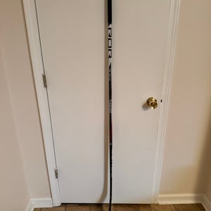 Brand new. Bauer Vapor X3 Right Handed Hockey Stick P92 65 Flex (Used)