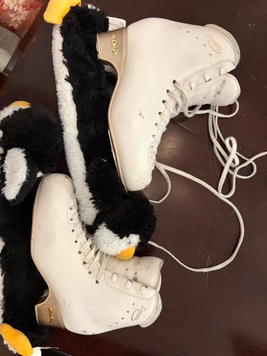 Edea CONCERTO Ice Skates size 245C with Jackson ultimata matrix legacy blades 9 1/4