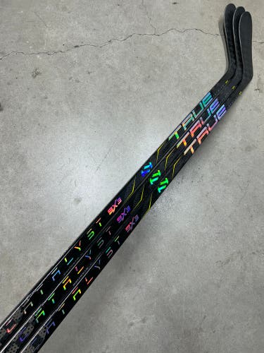 3 PACK 80 Flex P92 Senior True Catalyst 9x3 Left Hand Hockey Stick Pro Stock (New)