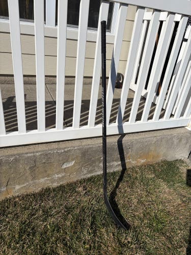 SHERWOOD REKKER M BLACK GRIP COMPOSITE HOCKEY STICK - INTERMEDIATE