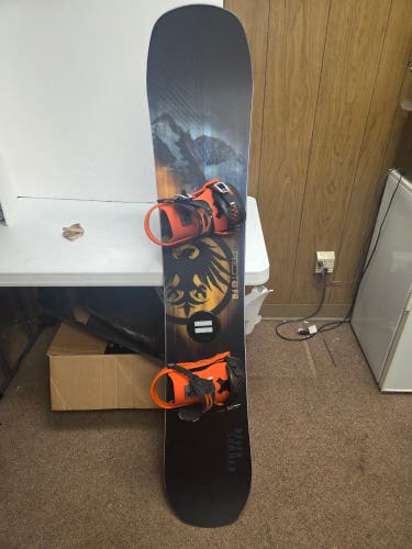 Men's Never Summer PROTO T3 FR Snowboard All Mountain With Bindings Stiff Flex 156 cm (New)