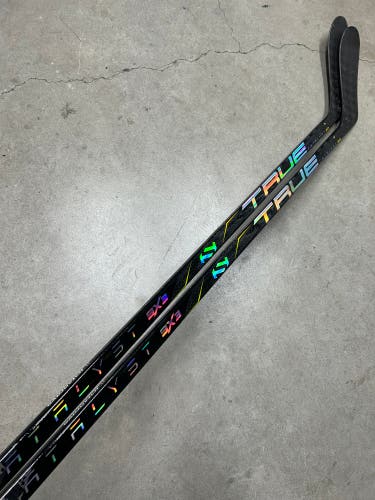 2 PACK 80 Flex P28M TRUE Catalyst 9x3 Senior Left Hand Hockey Stick NHL Pro Stock (New)