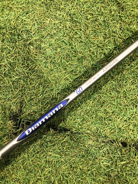 Men's 10.5° Titleist 915 D2 Driver | Mitsubishi Rayon Diamana S+
