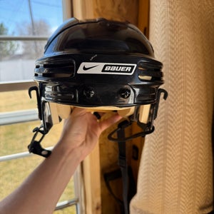 Medium Nike Bauer 4500 Helmet (Used)