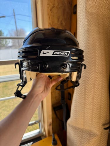 Medium Nike Bauer 4500 Helmet (Used)