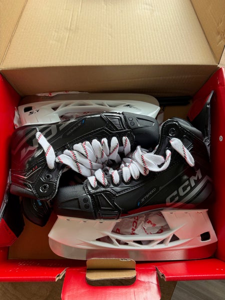 CCM JetSpeed FT690 Senior Hockey Skates Regular Width 9.5 (New)